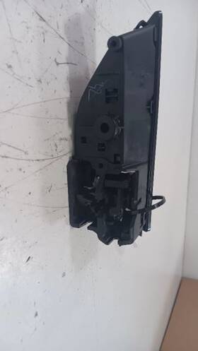 709.su1o17 Subaru Impreza Door Handle Left Driver Front Interior Inside 2017 2018 2019 202