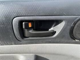 229.to1813 Toyota Tacoma 2013 Door Handle Interior 1225940