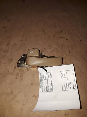229.to1h92 Toyota Camry 1992 Door Handle Inner 336005