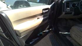 229.to1s10 Toyota Sequoia 2010 Door Handle Interior 25046106
