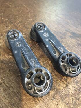Rh-16010-22 Toyota 7584fj40-lh 75 - 84 Land Cruiser Fj40 Fj45 Front Lh Rh Door Window Crank Handles