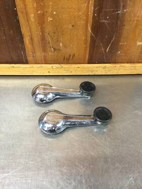 Kt1156 Triumph 621811/2 Tr6 And Spitfire Original Interior Window Crank Handles. Used.