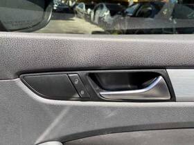 229.vw1o12 Volkswagen Passat 2012 Door Handle Interior 540968