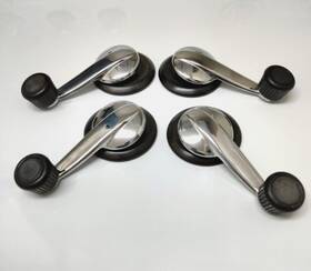 687895 Volvo Crank Handle Window 140 142 144 145 W/plastic Washers Sold Each