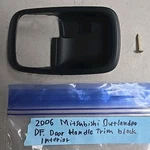 2006 Mitsubishi Outlander Driver Front Interior Door Handle Trim Black MR503941. Fixed Price $13.94.